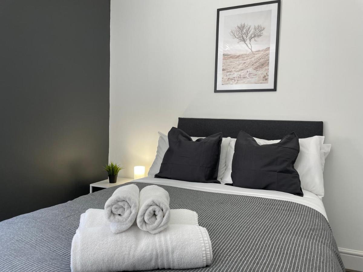 Homestay Pluxa Bearwood Hotel Double Beds With Ensuite And Car Park *